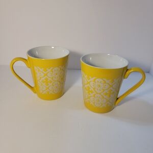 2 Gibson Home Yellow Raised Relief Old Fashion White Lace Coffee Mug Cup‎